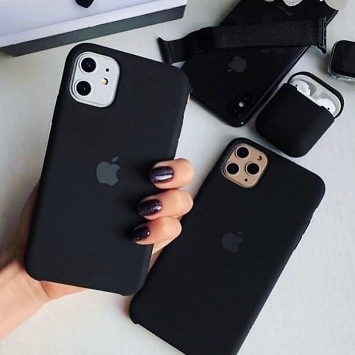 Silicone case iPhone 15 Pro crna