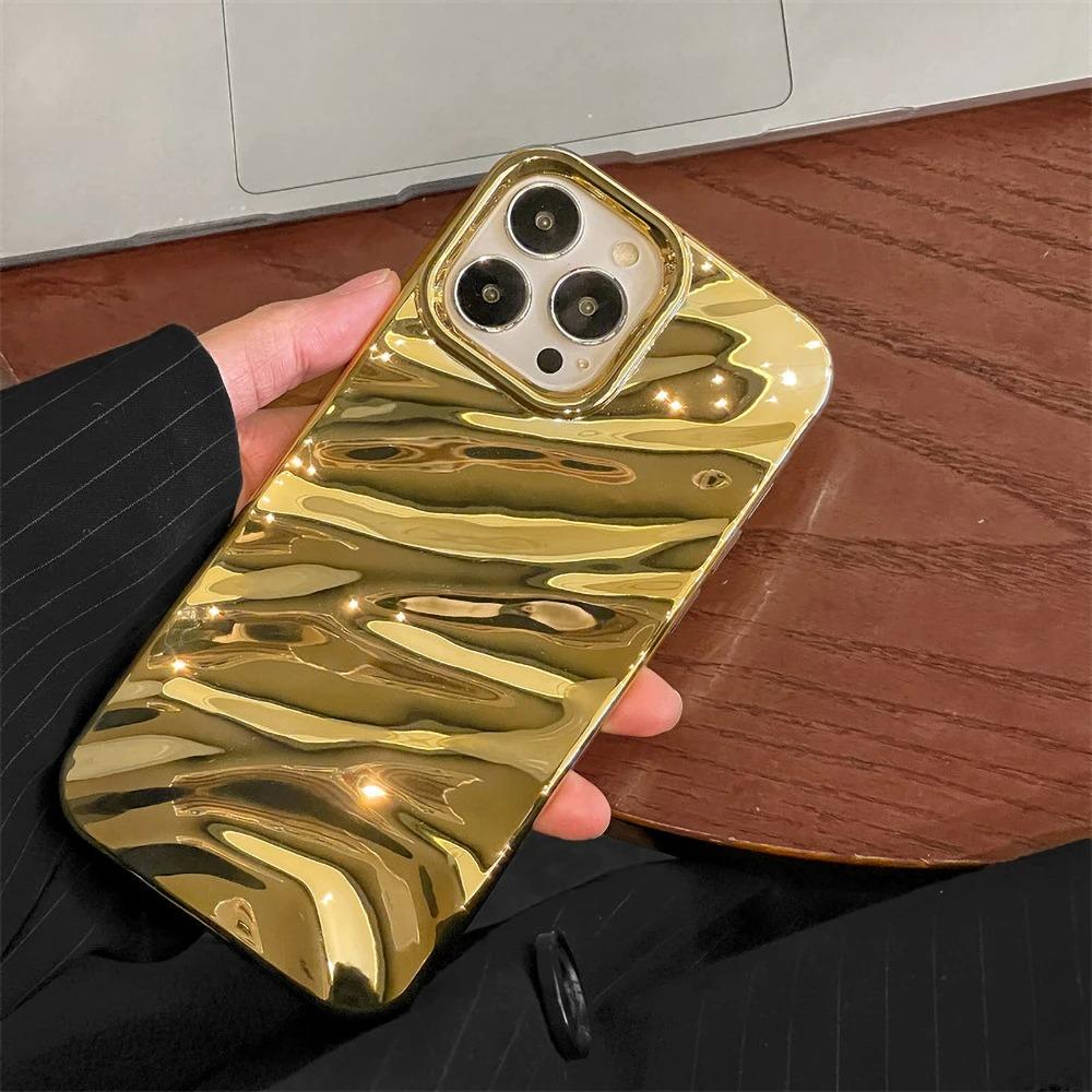Zlatna Wave Maska iPhone 15 Pro
